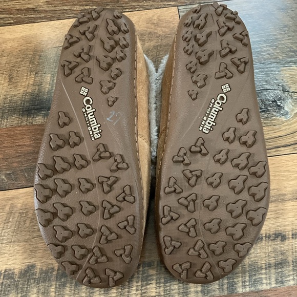 Columbia slipper shoes. - Picture 3 of 4